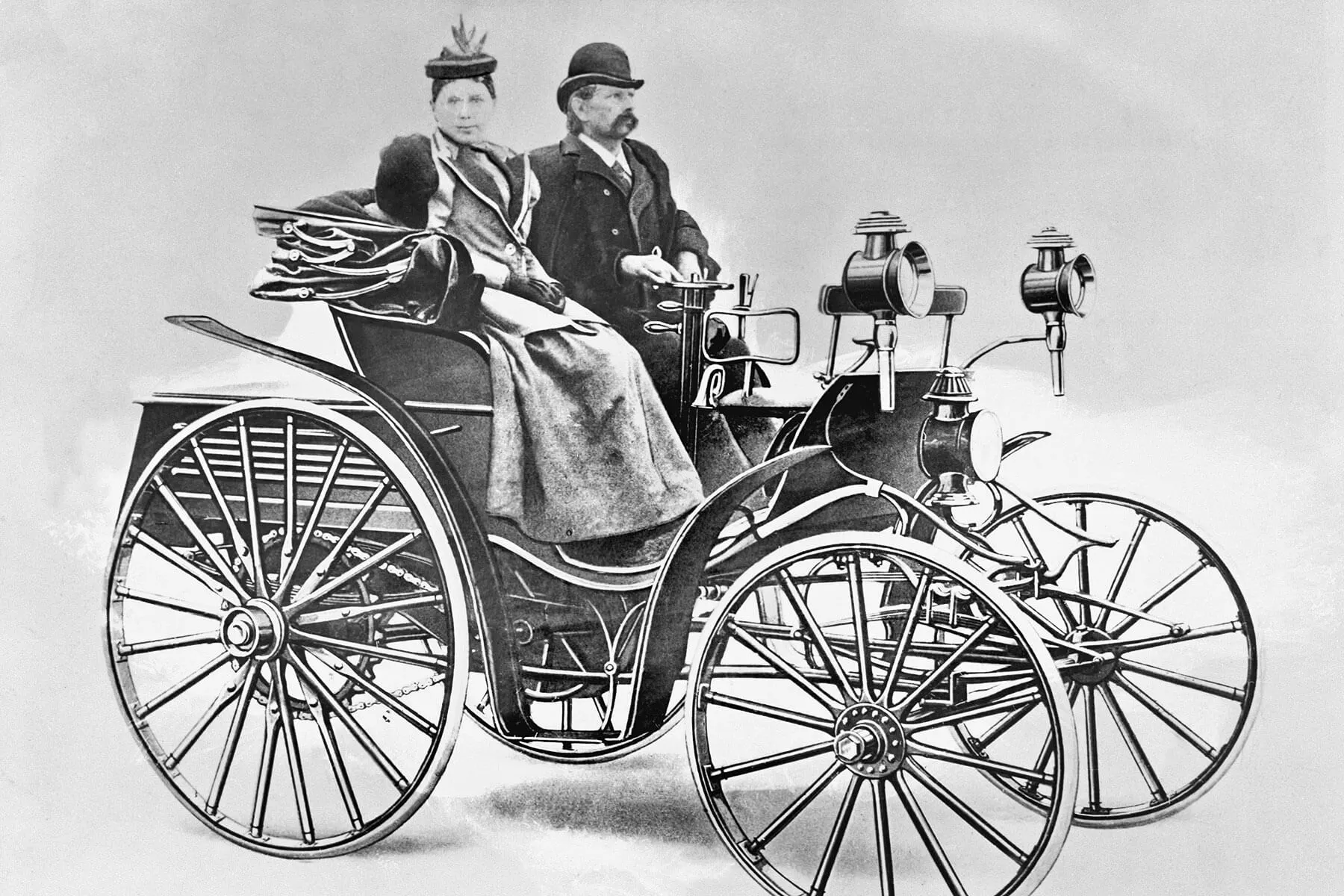 https://historyfacts.com/science-industry/article/6-fascinating-facts-about-cars-through-history/